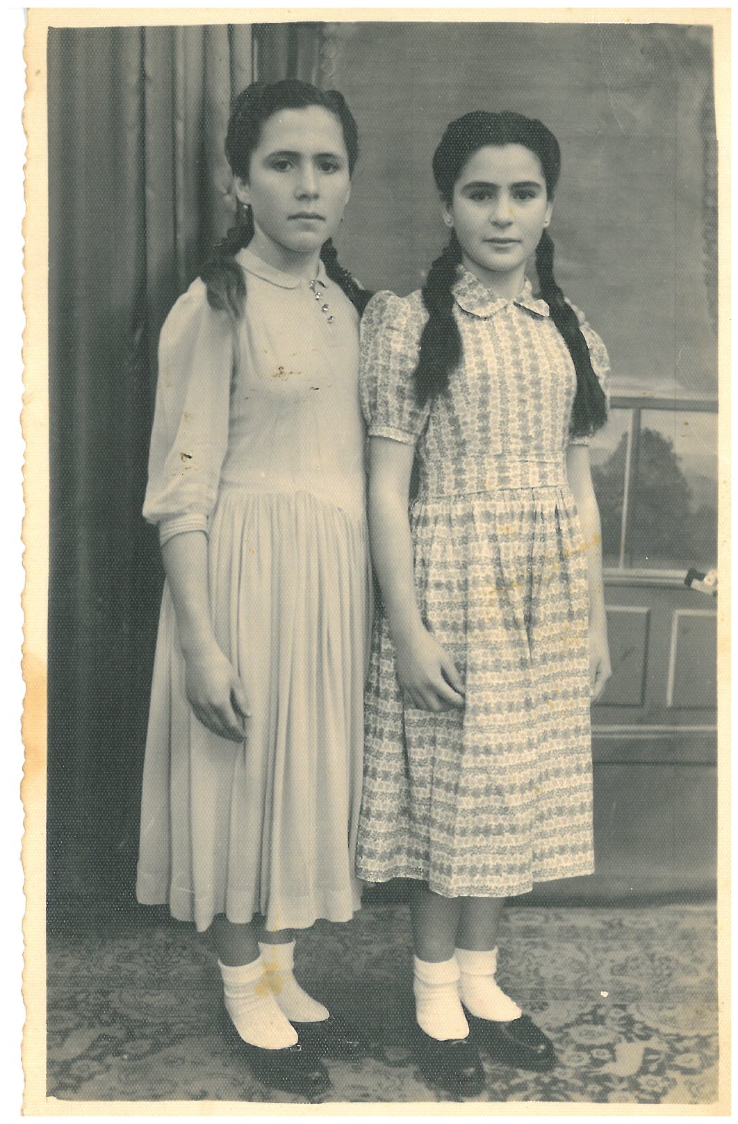 Laura e Isabel Fernandes, cerca de 1958